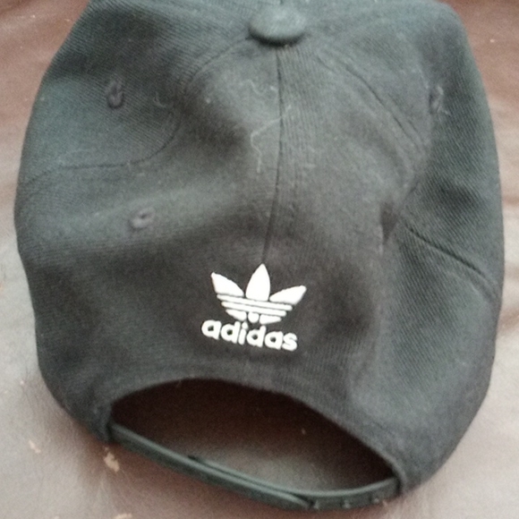 Used Adidas hat - Picture 2 of 4